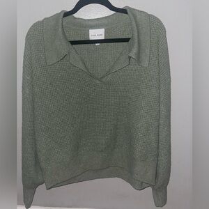 Green collared sweater size XL